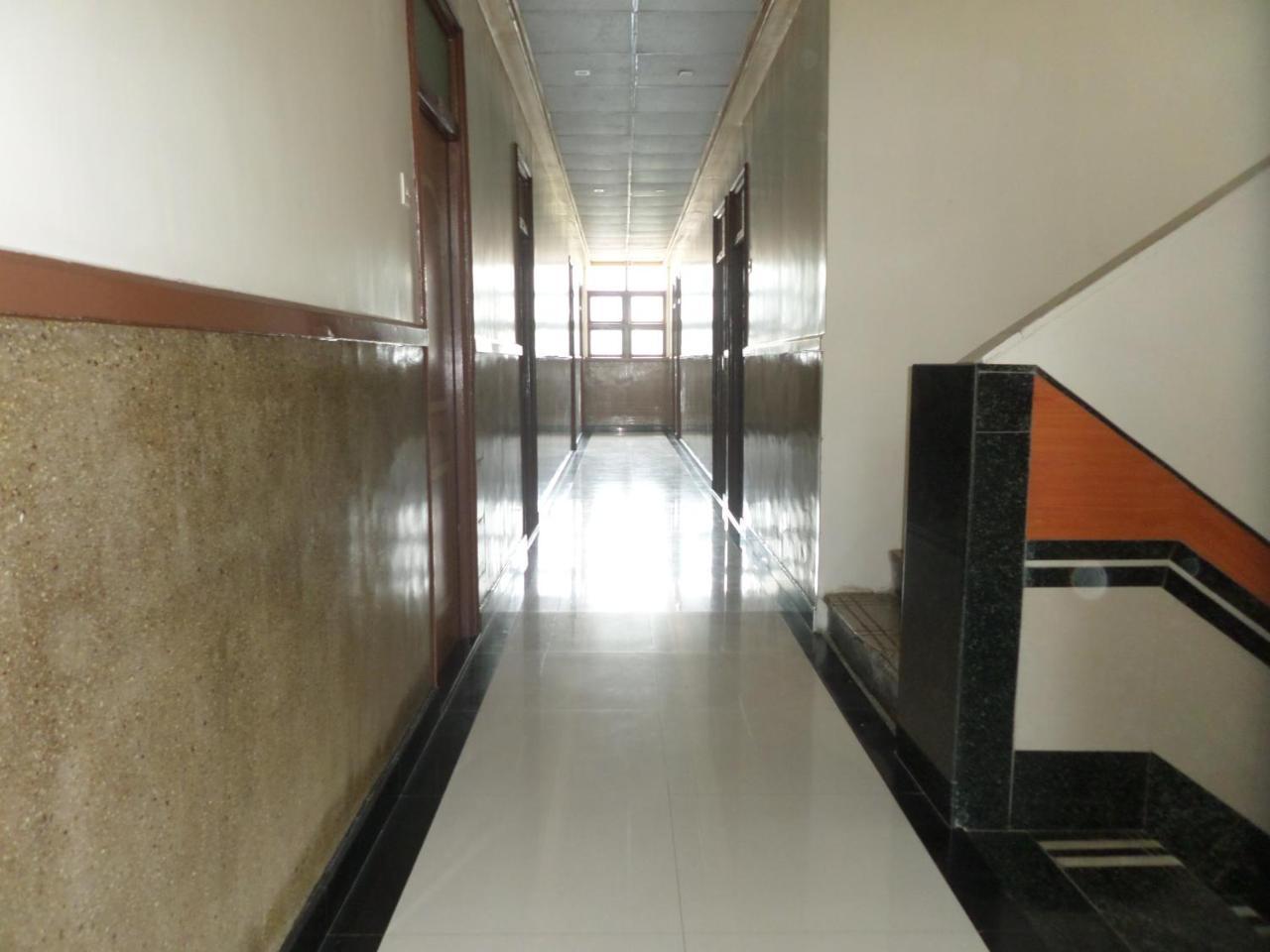 Hotel Padma Nashik Esterno foto