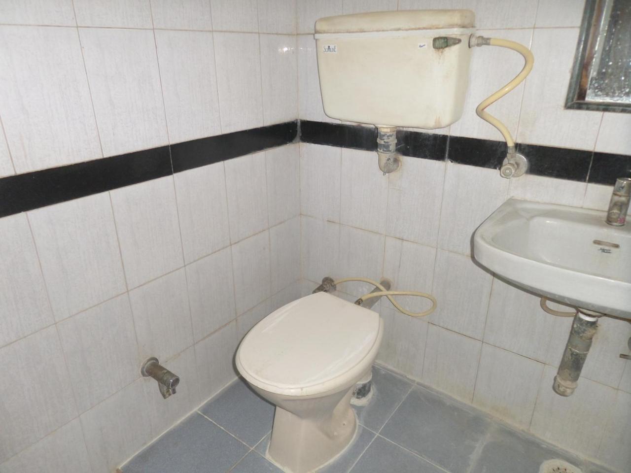 Hotel Padma Nashik Esterno foto