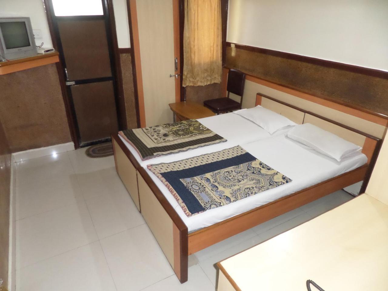 Hotel Padma Nashik Esterno foto