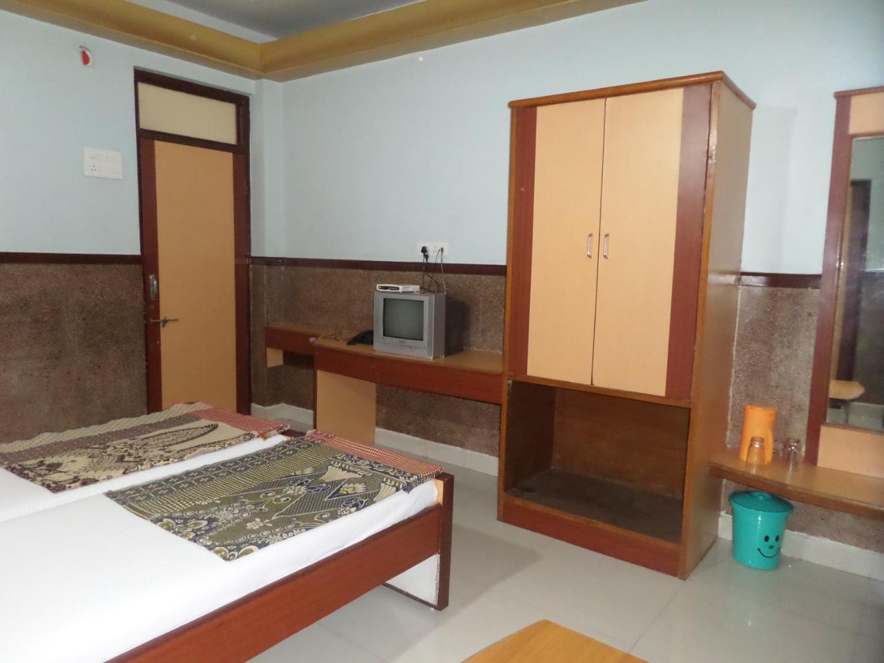 Hotel Padma Nashik Esterno foto