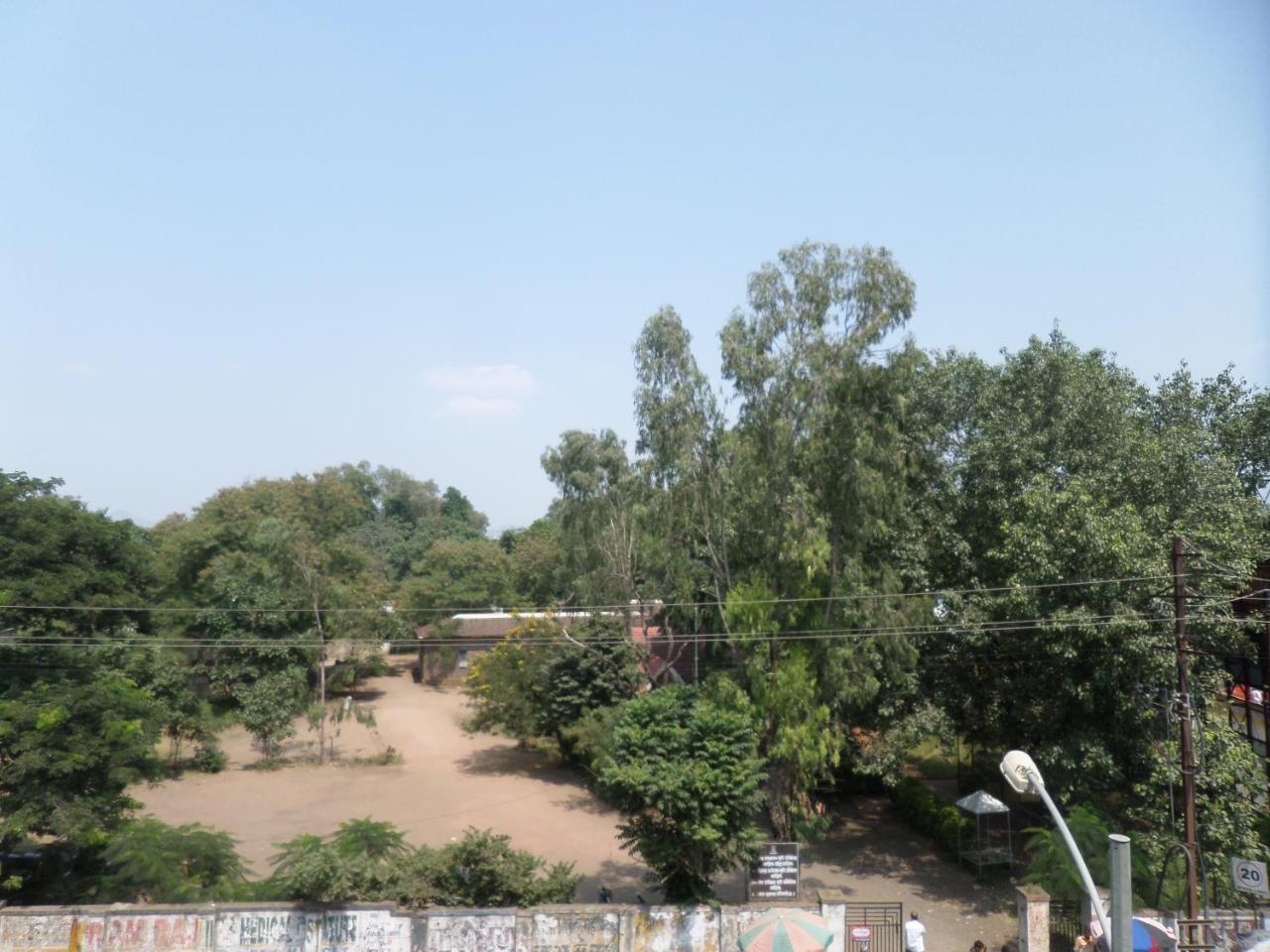 Hotel Padma Nashik Esterno foto