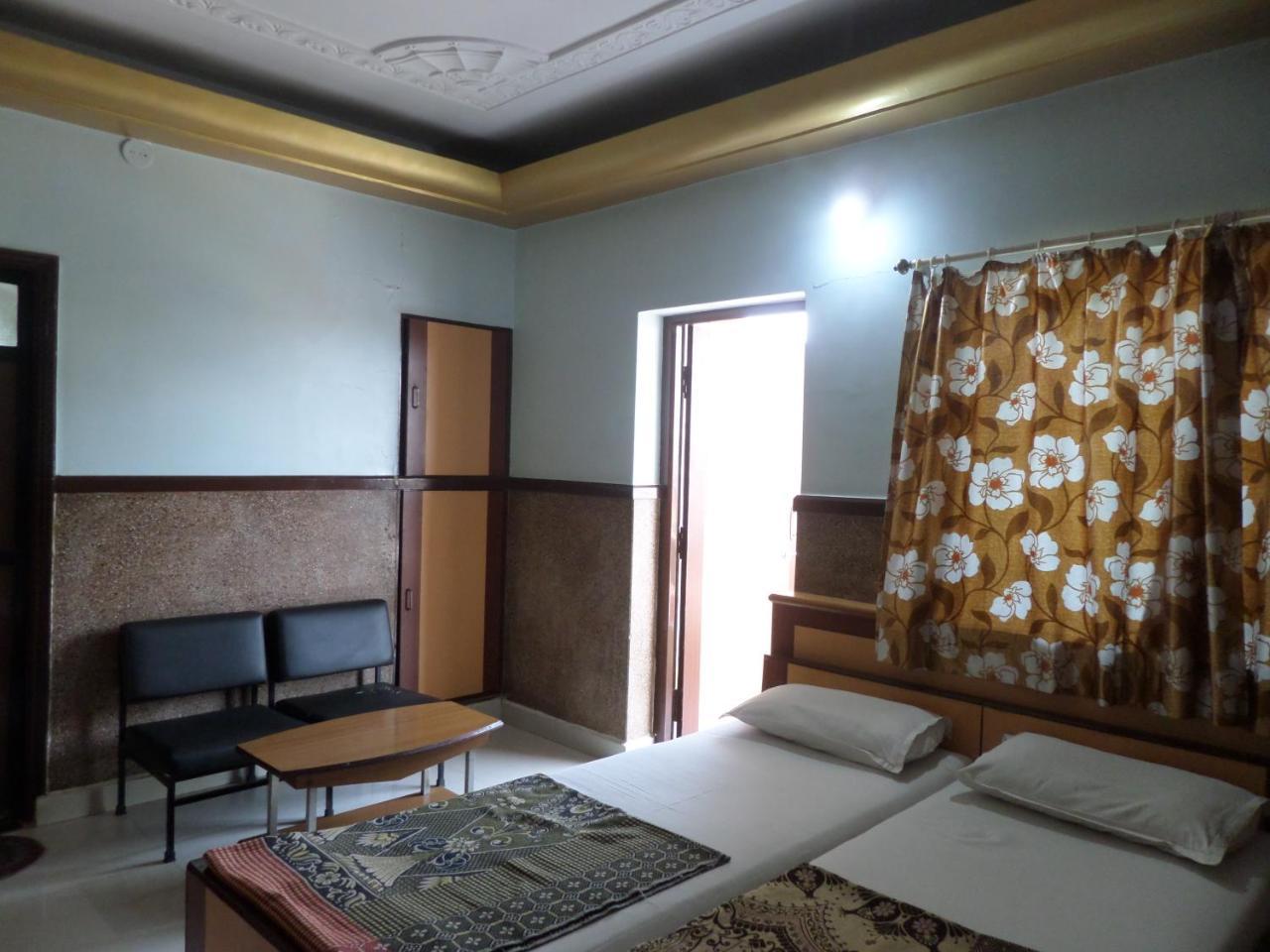 Hotel Padma Nashik Esterno foto